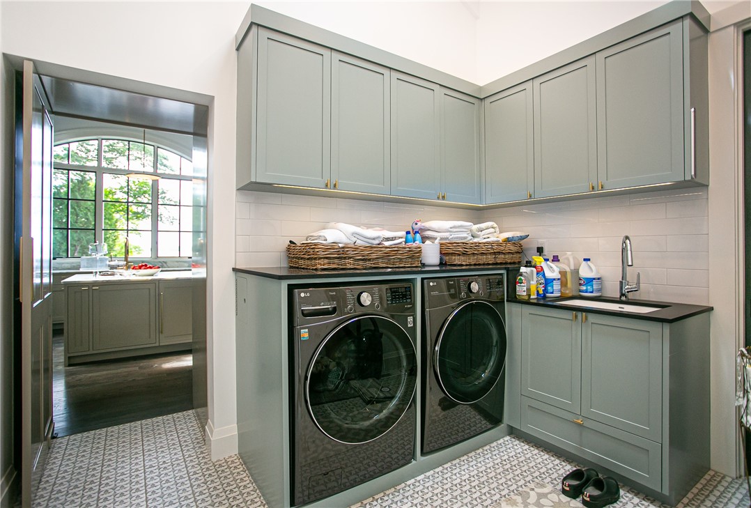 133 Ferry Road Bristol, RI 02809 - Photo 29 of 34 Gallery Image 29