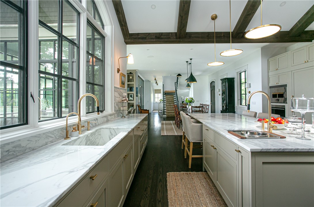 133 Ferry Road Bristol, RI 02809 - Photo 10 of 34 Gallery Image 10