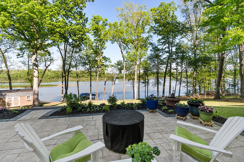 425 Terrapin Pointe Road Hodges, SC 29653 - Photo 27 of 33