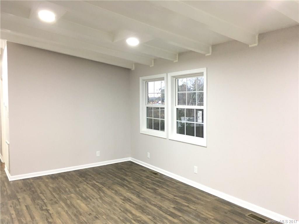 5539 Queen Anne Road Charlotte, NC 28217 - Photo 8 of 13 Gallery Image 8