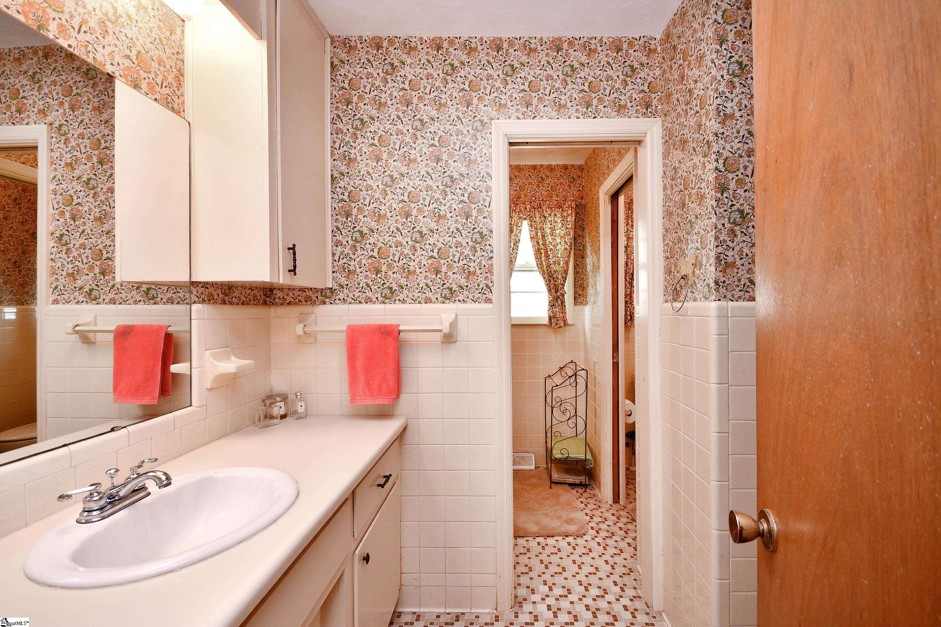 202 Strange Road Taylors, SC 29687 - Photo 15 of 26 Gallery Image 15