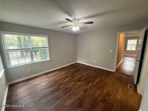 $2,000 | Undisclosed Address, New Bern, NC 28562