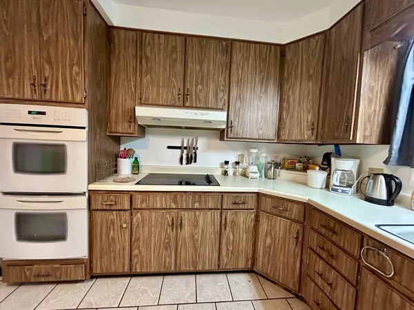 a view of room with washer and dryer
