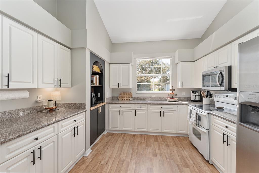 5025 Southwest 78 Way Gainesville, FL 32608 - Photo 7 of 29