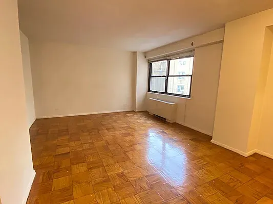 $2,500 | 300 West 55th Street, Unit 8W | Hell's Kitchen