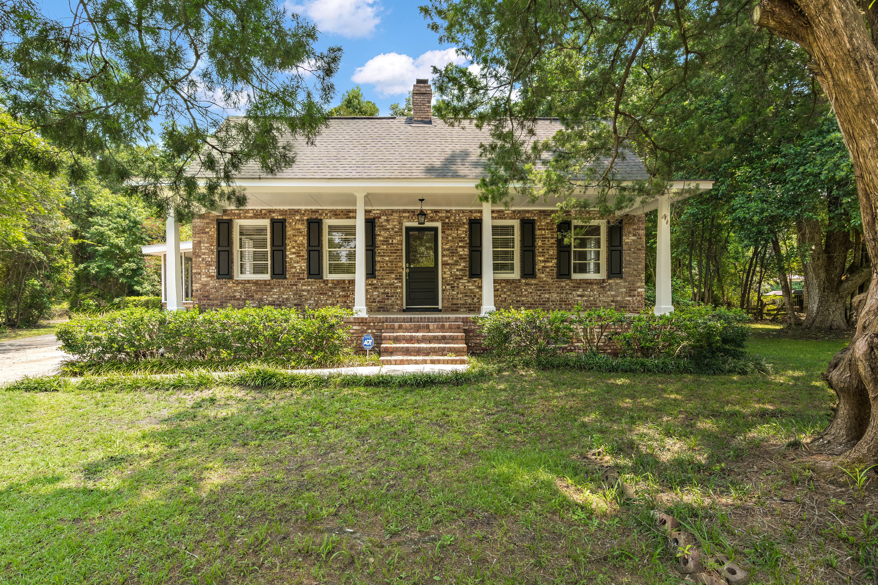 633 Gahagan Road Summerville, SC 29485 - Photo 1 of 28 1 (1)