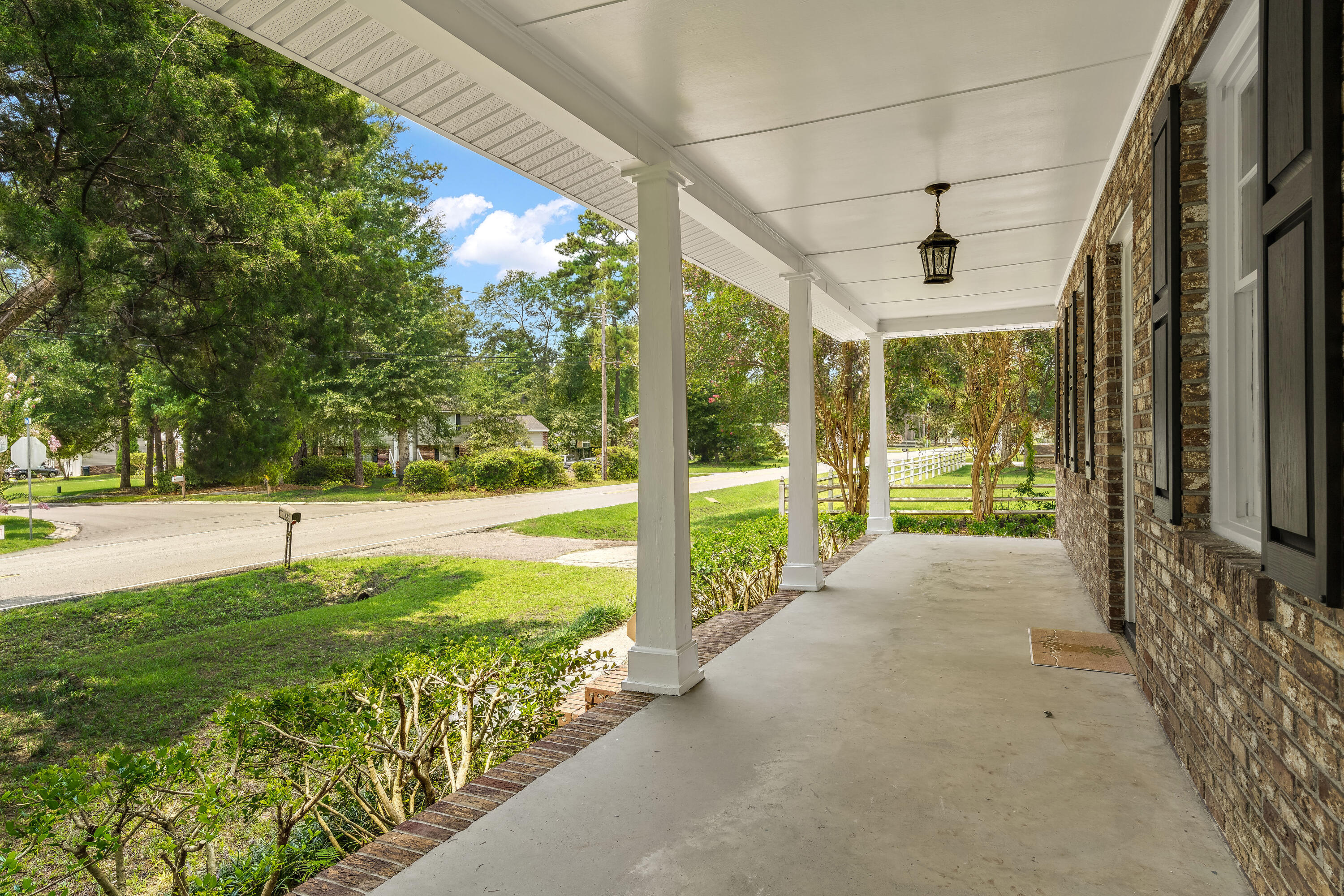 633 Gahagan Road Summerville, SC 29485 - Photo 4 of 28 4