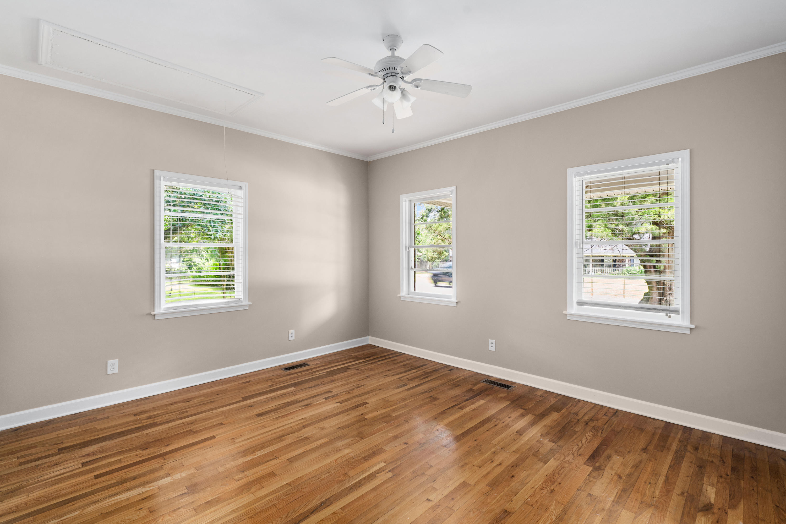 633 Gahagan Road Summerville, SC 29485 - Photo 9 of 28 9