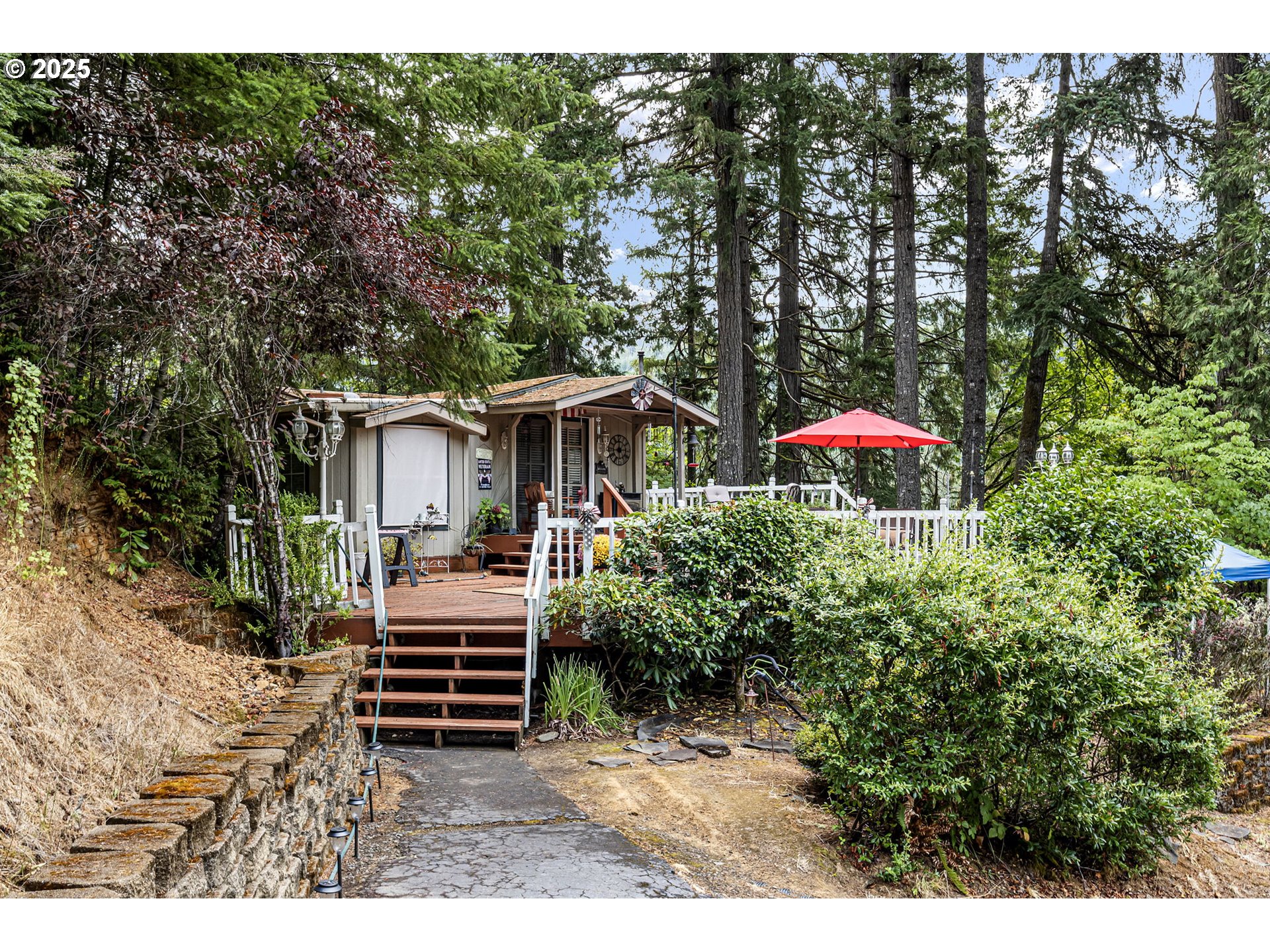 684 Bear Creek Road Cottage Grove, OR 97424 - Photo 3 of 47