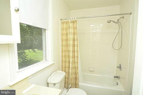 6511 Beechwood Road Baltimore, MD 21239 - Photo 13 of 23 Bath