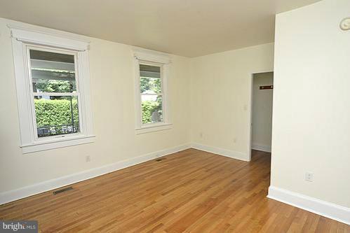 6511 Beechwood Road Baltimore, MD 21239 - Photo 16 of 23 Living Room