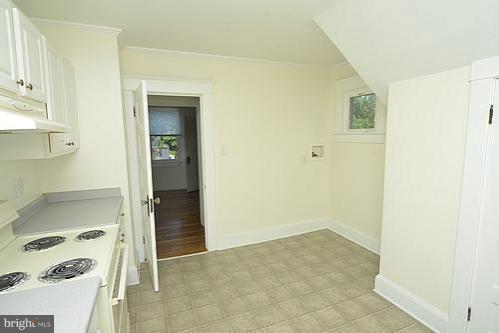 6511 Beechwood Road Baltimore, MD 21239 - Photo 18 of 23 Kitchen