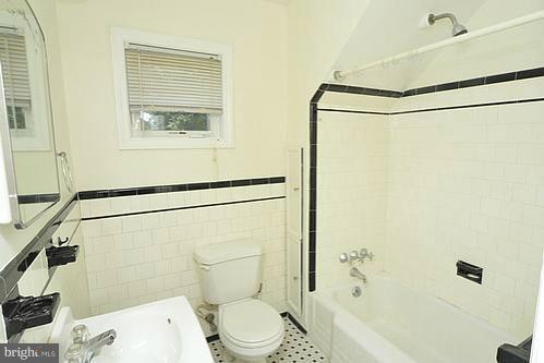 6511 Beechwood Road Baltimore, MD 21239 - Photo 9 of 23 Bath