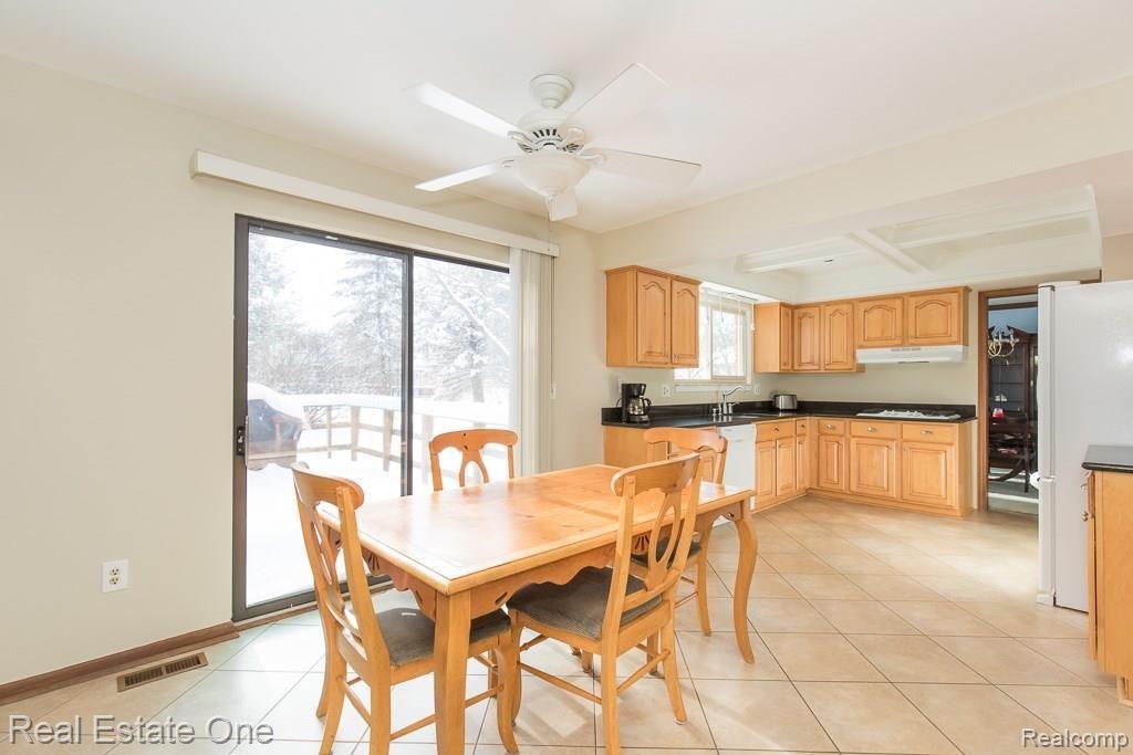 464 Timberline Drive Rochester Hills, MI 48309 - Photo 3 of 21