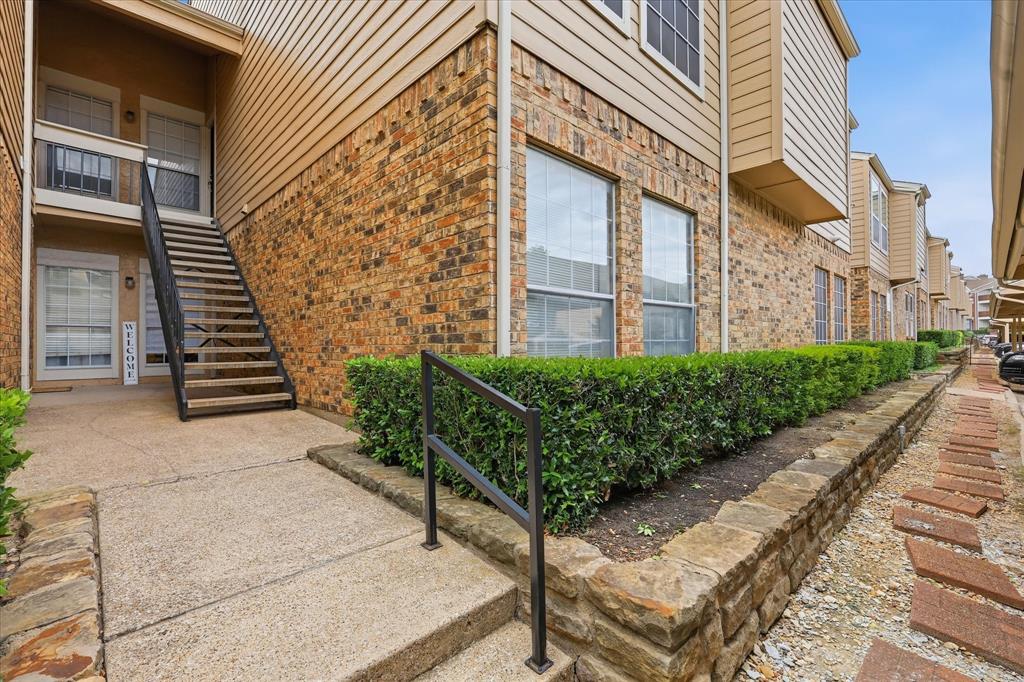 14277 Preston Road, Unit 615 Dallas, TX 75254 - Photo 2 of 20 a front view of a house