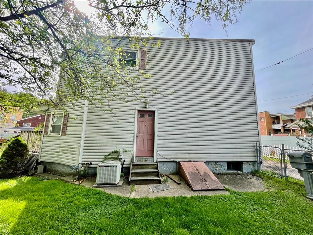 507 Agnes Street McKees Rocks, PA 15136 - Photo 6 of 10