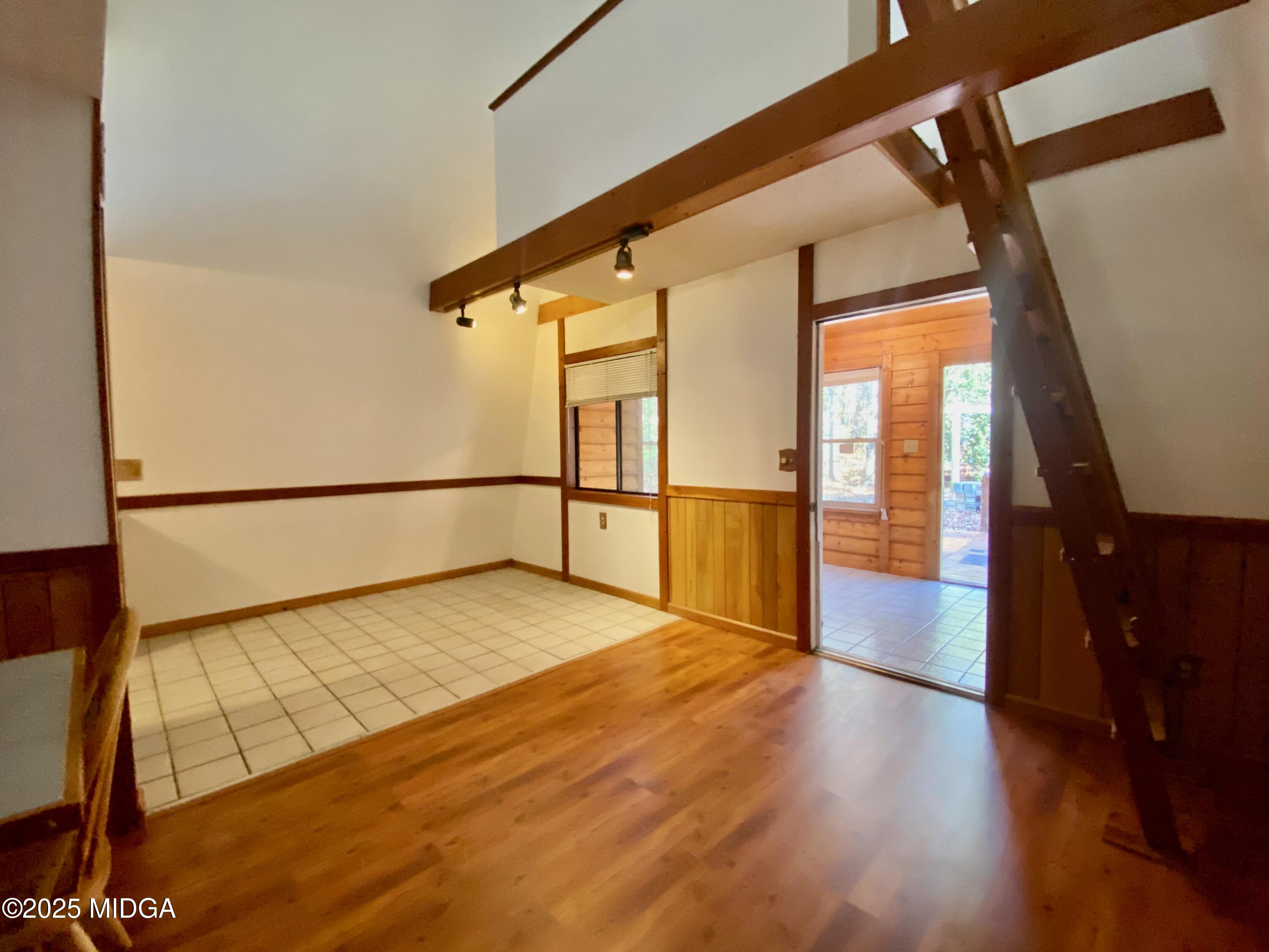 231 West Seminole Drive Byron, GA 31008 - Photo 5 of 38 a view of a hallway