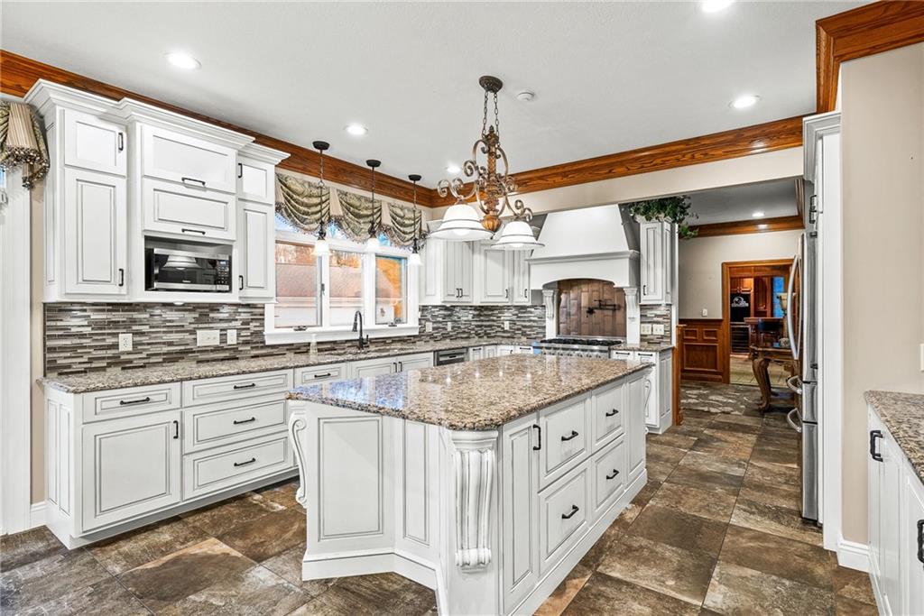 1351 Lindsey Road New Castle, PA 16105 - Photo 5 of 49 a bathroom with a sink vanity and mirror