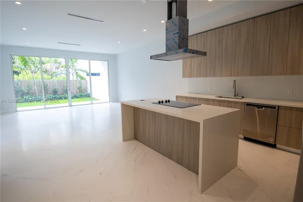$1,575,000 | 3374 Day Avenue, Unit A, Miami, FL 33133