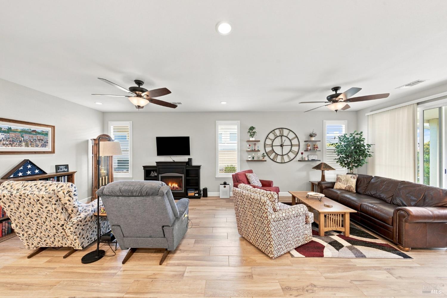 417 Marks Road Rio Vista, CA 94571 - Photo 11 of 64 great room