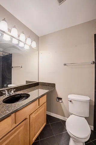 $1,800 | 5801 Oakwood Drive, Unit E, Lisle, IL 60532