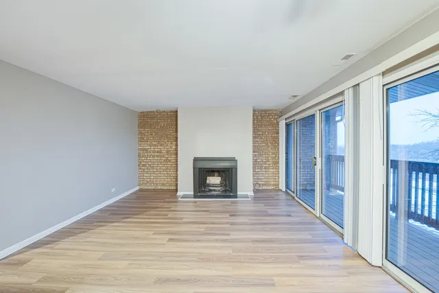 $1,800 | 5801 Oakwood Drive, Unit E, Lisle, IL 60532