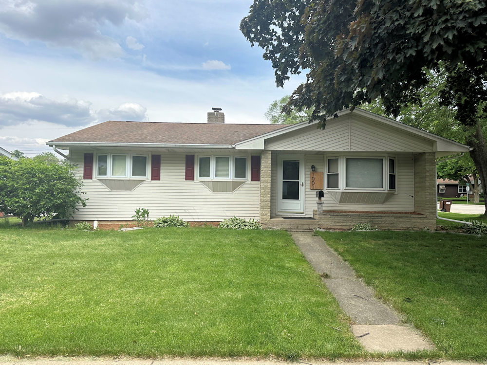 1001 Westview Drive Rochelle, IL 61068 - Photo 1 of 16 Gallery Image 1