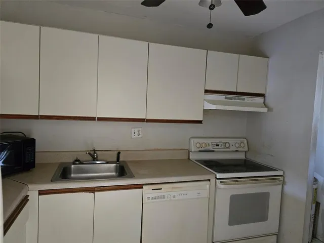 $160,000 | 7925 North Colony Circle, Unit 205, Fort Lauderdale, FL 33321