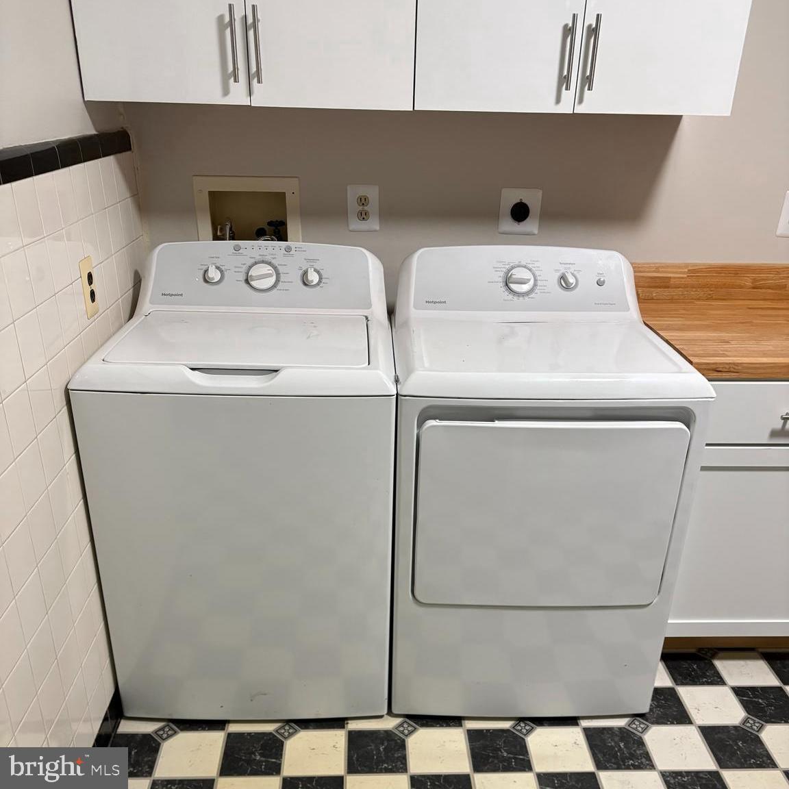373 East Butler Avenue, Unit A Ambler, PA 19002 - Photo 2 of 14 a utility room with dryer and washer