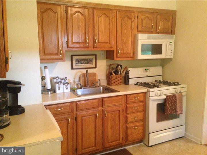 607 Devon Road Moorestown, NJ 08057 - Photo 8 of 18 Gallery Image 8