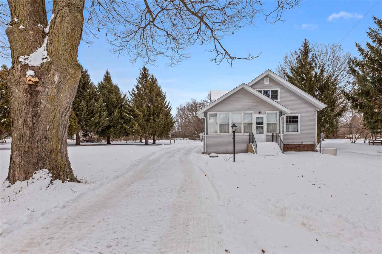 3202 Prairie Road Rockford, IL 61102 - Photo 2 of 21 a view of house and outdoor space