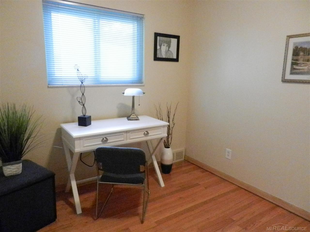 23837 Rausch Avenue Eastpointe, MI 48021 - Photo 28 of 47 31326267-27.JPG