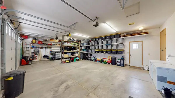 $519,900 | 64562 270th Street, Alden, MN 56009