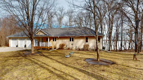 $519,900 | 64562 270th Street, Alden, MN 56009