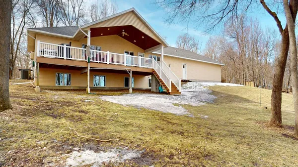 $519,900 | 64562 270th Street, Alden, MN 56009