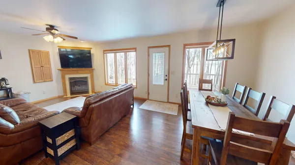 $519,900 | 64562 270th Street, Alden, MN 56009