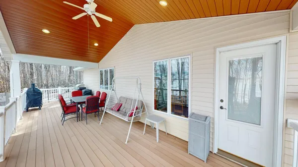 $519,900 | 64562 270th Street, Alden, MN 56009