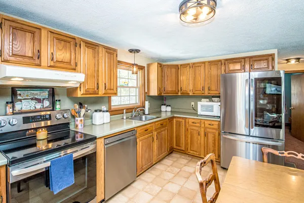 $442,900 | 31 McGrew Drive, Tamworth, NH 03886