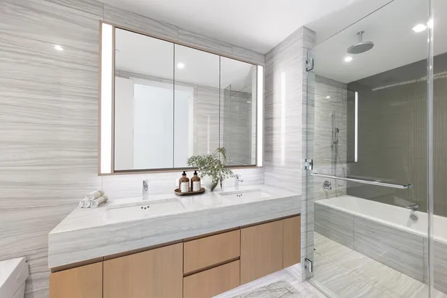 $1,885,000 | 50 West Street, Unit 14A | Financial District