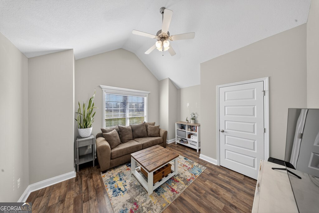 15 Ruger Circle Lakeland, GA 31635 - Photo 25 of 31 a living room with furniture and a window