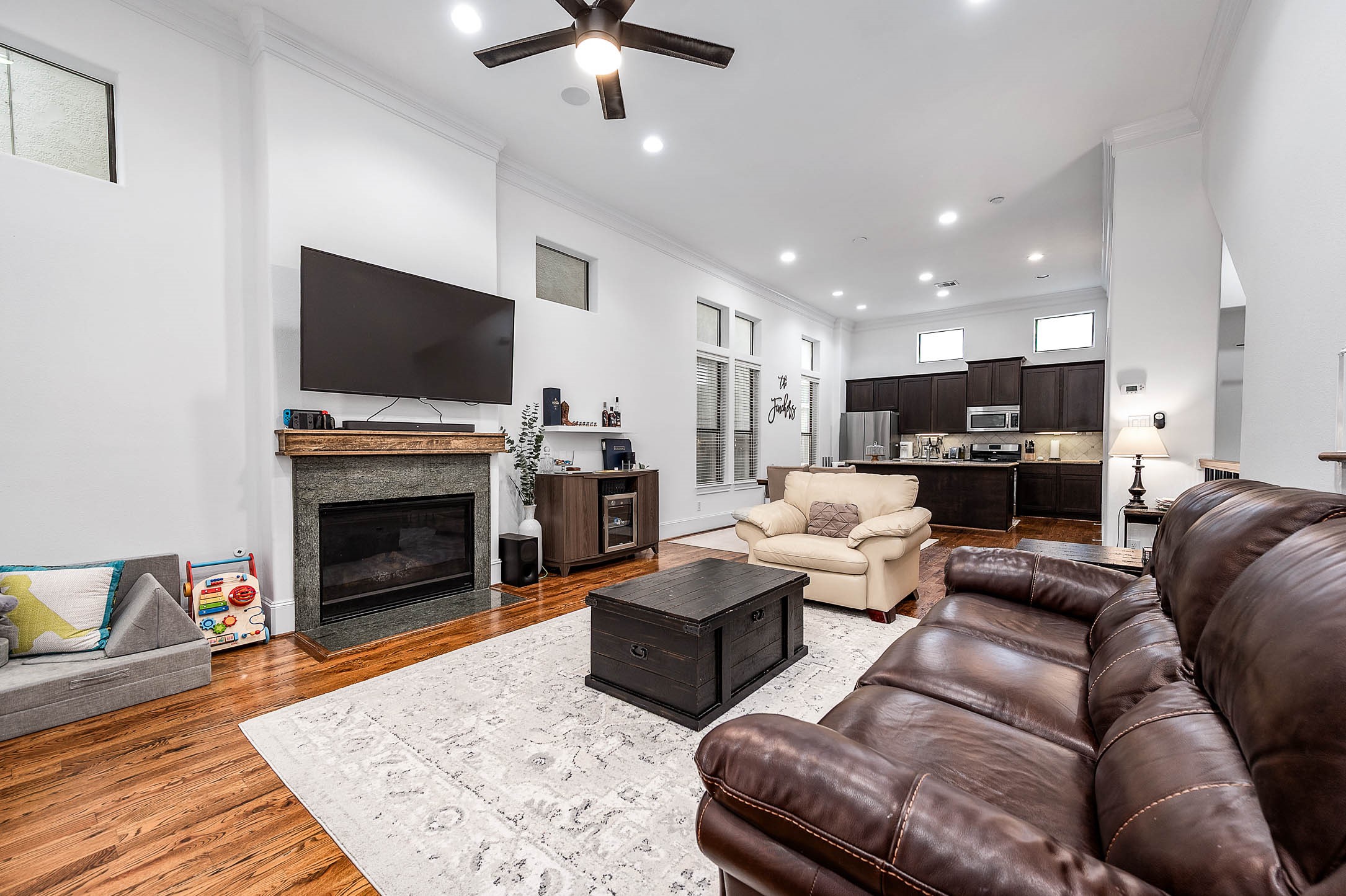 3205 Maxroy Street Houston, TX 77008 - Photo 11 of 34