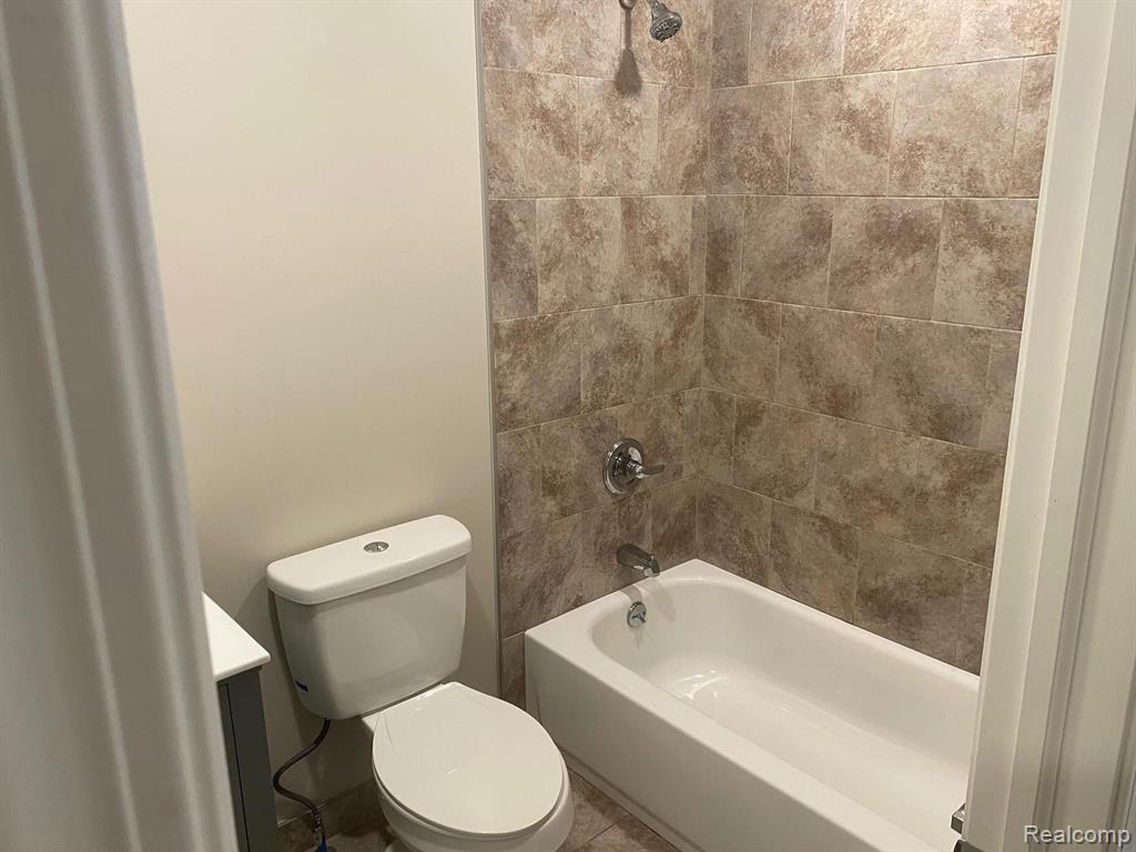 5036 South Wayne Road Wayne, MI 48184 - Photo 9 of 18