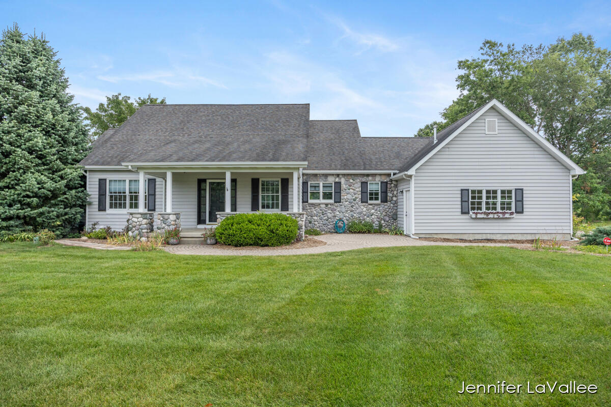 1471 10 Mile Road Northeast Comstock Park, MI 49321 - Photo 1 of 56 IMG_1000