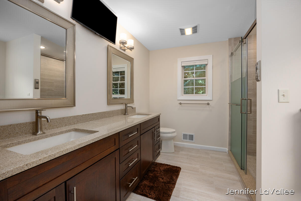 1471 10 Mile Road Northeast Comstock Park, MI 49321 - Photo 18 of 56 IMG_1017