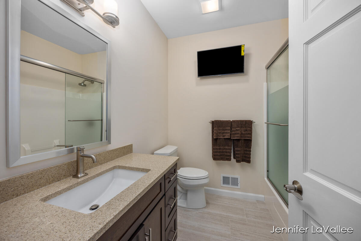 1471 10 Mile Road Northeast Comstock Park, MI 49321 - Photo 22 of 56 IMG_1021