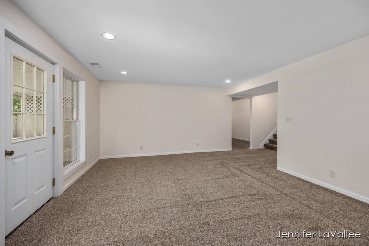 1471 10 Mile Road Northeast Comstock Park, MI 49321 - Photo 24 of 56 IMG_1023