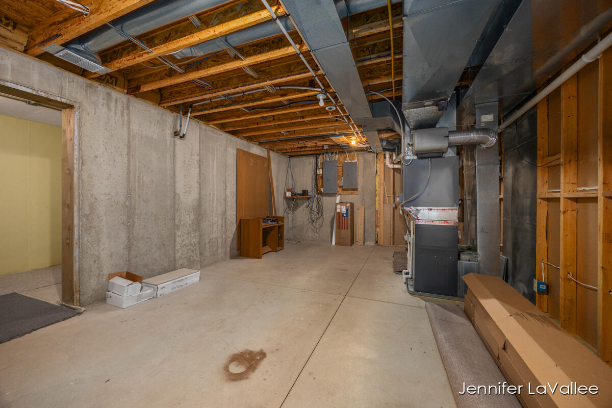 1471 10 Mile Road Northeast Comstock Park, MI 49321 - Photo 31 of 56 IMG_1030