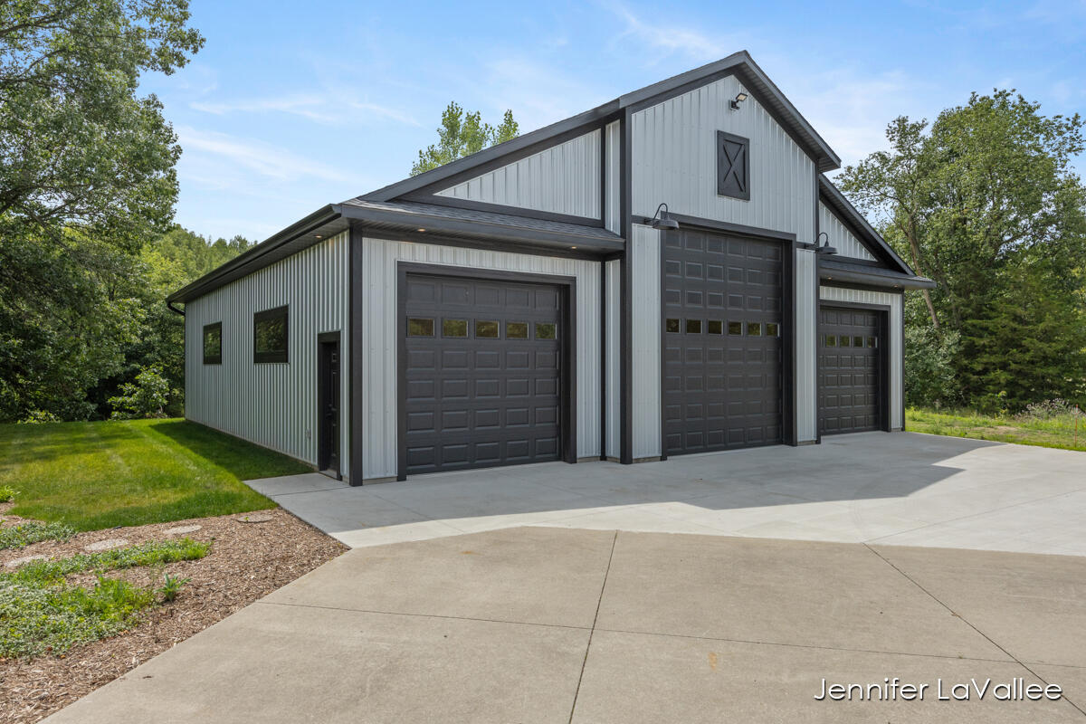 1471 10 Mile Road Northeast Comstock Park, MI 49321 - Photo 33 of 56 IMG_1032