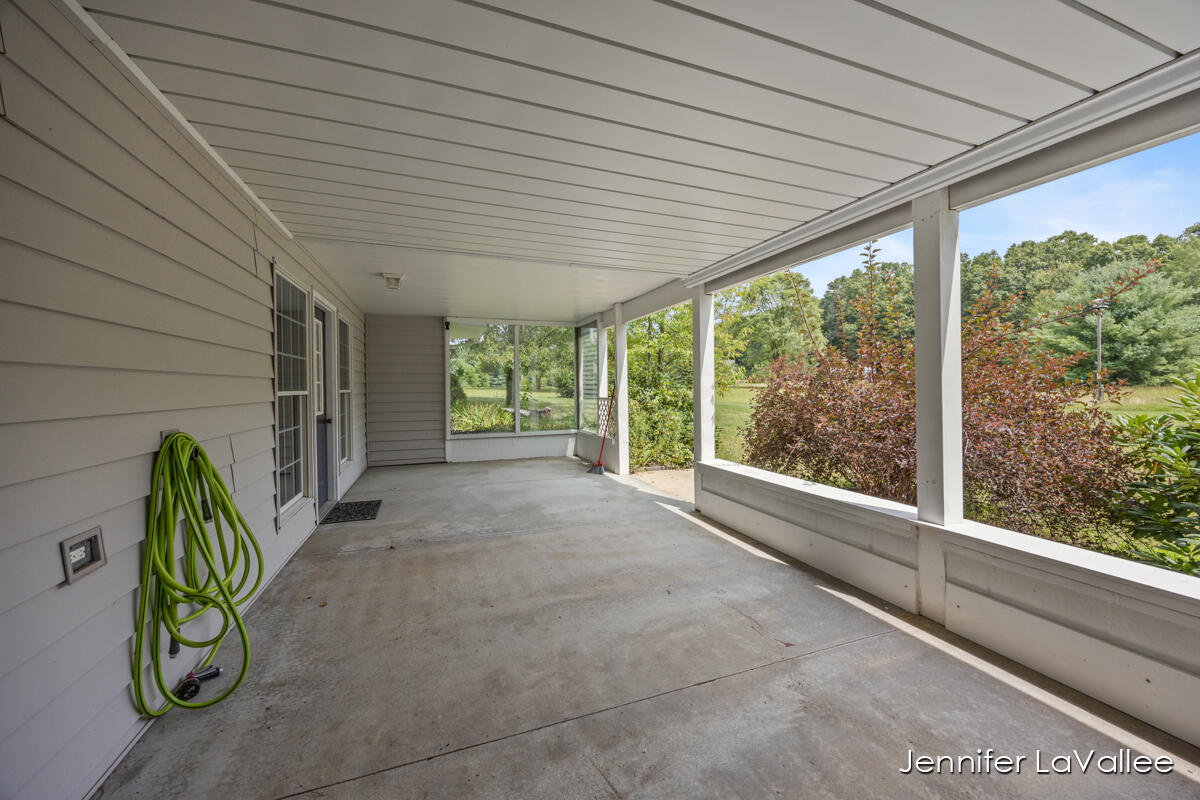 1471 10 Mile Road Northeast Comstock Park, MI 49321 - Photo 40 of 56 IMG_1039