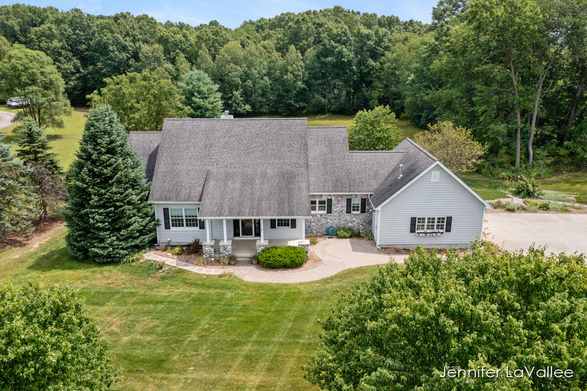 1471 10 Mile Road Northeast Comstock Park, MI 49321 - Photo 41 of 56 IMG_1040